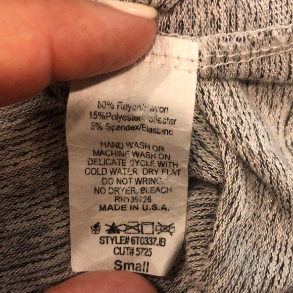 Honey Punch off the shoulder long sleeve gray sweater size small - Picture 6 of 6